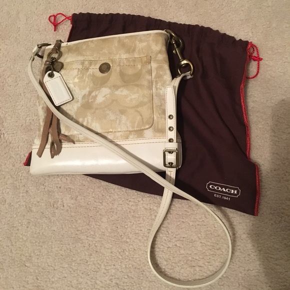Coach Handbags - Coach purse with duster